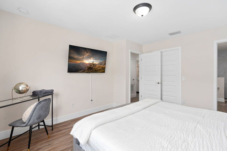 Room 4, Super Cool- Sleeps 17 Newly Built Near Parks, Osceola
