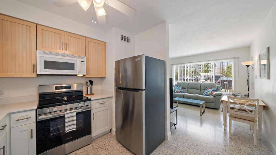 Private kitchen 2, Siesta Treasure 4 Bedroom Home, Sarasota