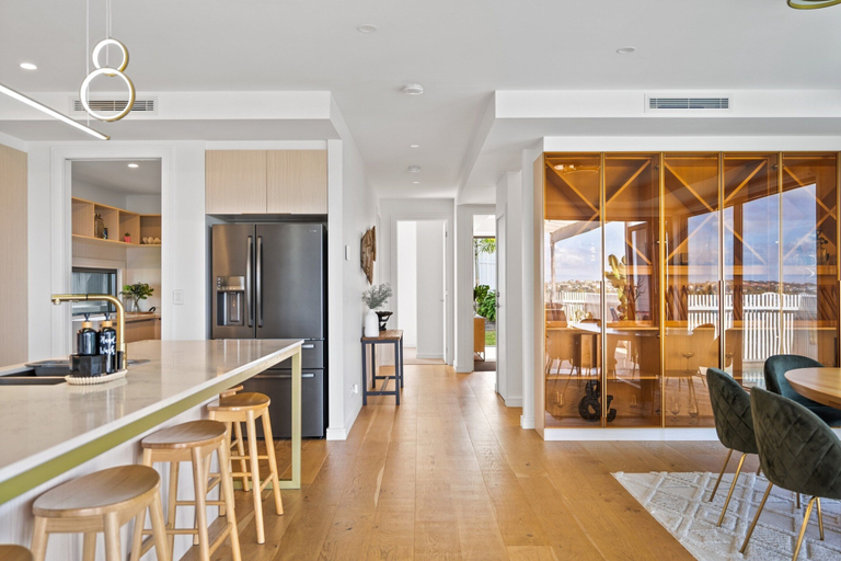 Private kitchen 3, Deluxe 4-bed Home With Pool & Fire Pit, Wavell Heights