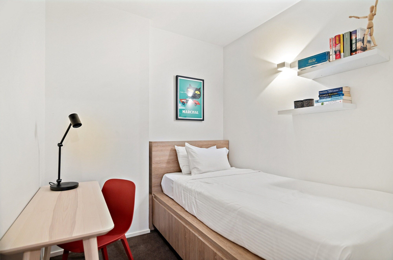 Others 5, Modern, Renovated Apartment in Melbourne CBD, Melbourne