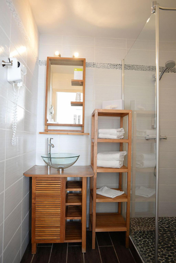 Bathroom 4, Ancre Marine, Vendée