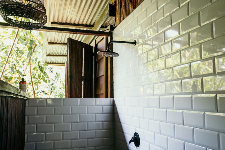 Bathroom 4, La Loma Jungle Lodge And Chocolate Farm, Bocas del Toro