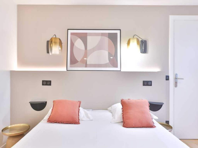 Bedroom 1, Comfort  Design for 10p - 5min from the Marais, Paris