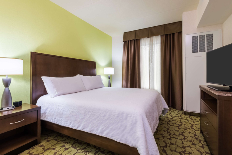Bedroom, Hilton Garden Inn Wayne, Passaic