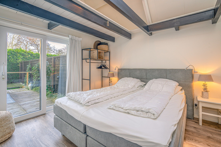 Room 3, Charming Holiday Home for 2 People, Texel