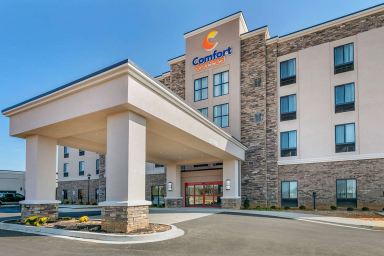 Exterior & Views 1, Comfort Suites, Lee