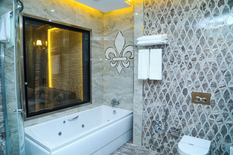 Bathroom 2, Iris Hotel Baku, Baku
