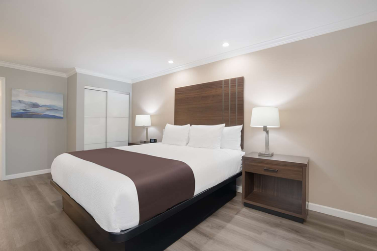 Bedroom 5, SureStay Plus By Best Western Upland Ontario North, San Bernardino
