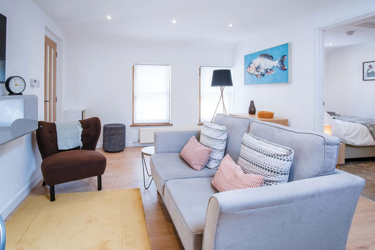 Others 2, Flat 2 - 1 Bedroom Apartment - Tenby, Pembrokeshire