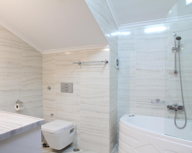 Bathroom 3, Kilpa Hotel, Çaykara