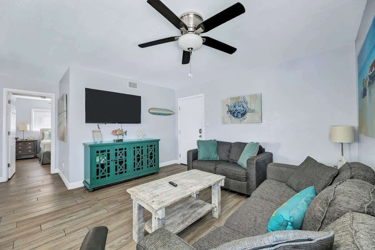 Room 1, Gulf Coast Beach Front Condo, Cameron
