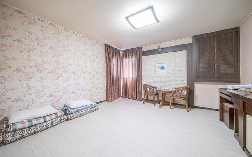 Bedroom 2, Jeongseon Ruby, Jeongseon