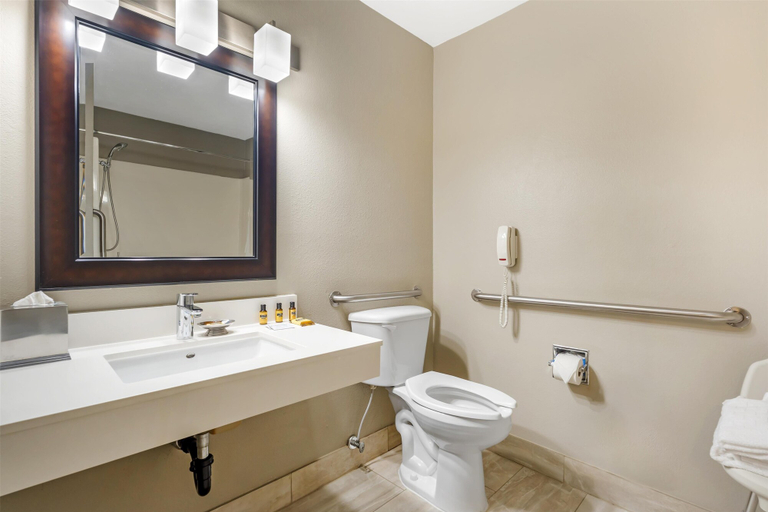 Bathroom 4, Best Western Plus Aberdeen, Grays Harbor