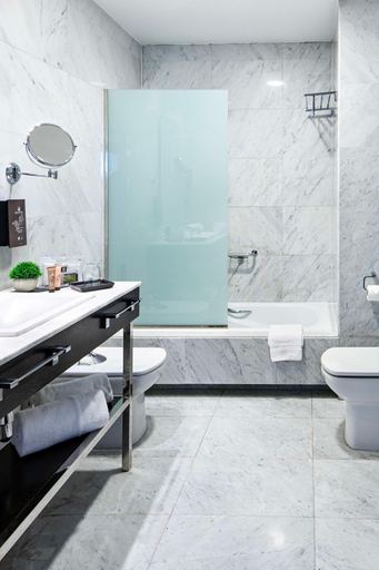 Bathroom 5, Nuevo Boston, Madrid