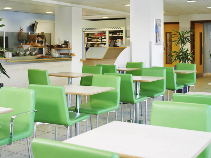 Food & Drinks 5, Ibis Budget Newport, Newport