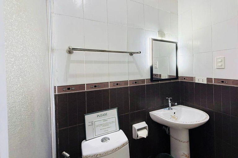 Bathroom 2, Mountain Transient Lodge, Baguio City