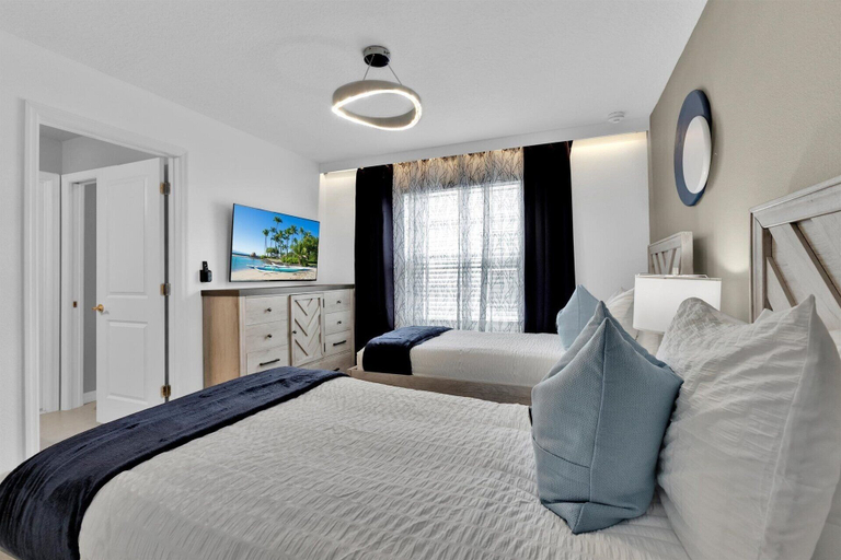 Room 2, New 10 Br/19 Beds Pool+spa Disney Fireworks View 10 Bedroom Home, Polk