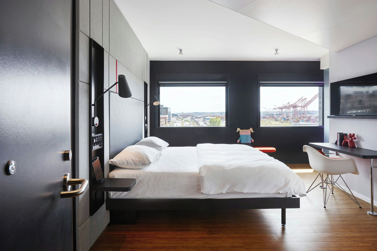 Bedroom 5, citizenM Seattle Pioneer Square, Seattle