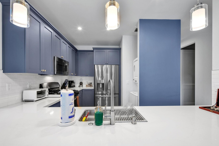 Room 3, Island Paradise Suite - 2Br Condo Sleeps 8, San Diego
