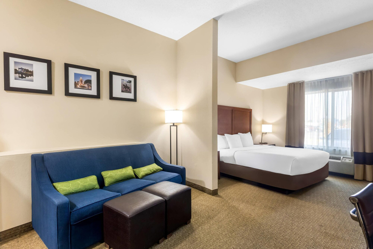 Bedroom 3, Comfort Inn & Suites Sikeston I-55, Scott