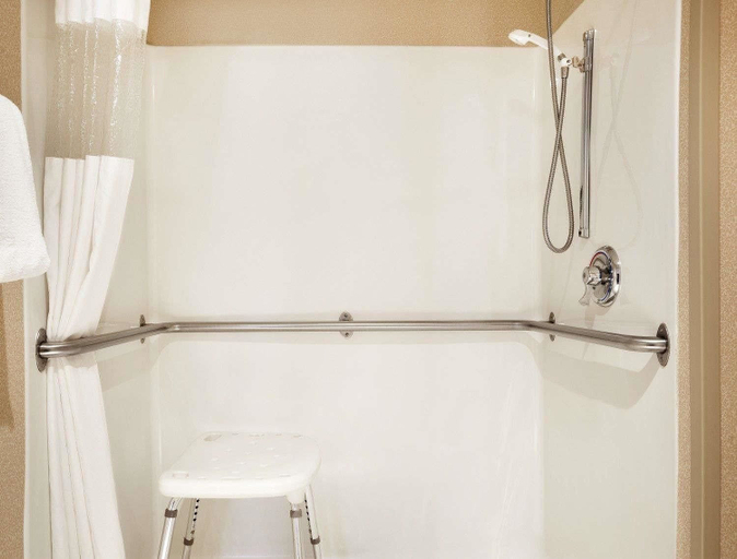 Bathroom 3, Baymont by Wyndham Sioux Falls, Minnehaha