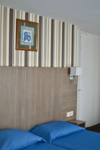 Bedroom 2, Hôtel Royal Bergère, Paris