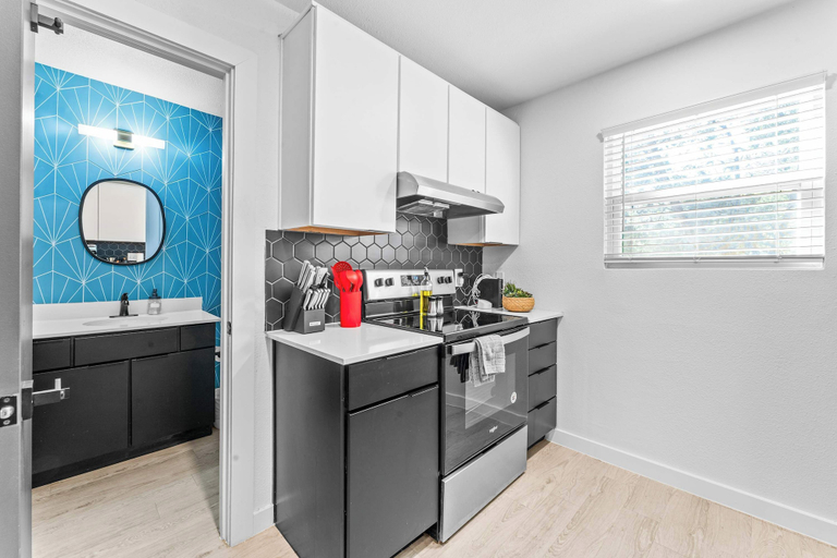 Room 3, Prime Soco Cute Studio w Laundrywifi 7 Min to DT, Travis