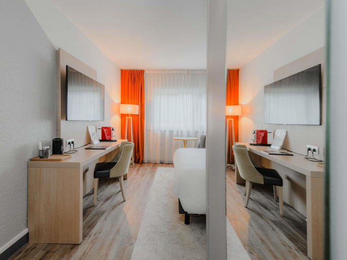 Bedroom 3, Mercure Annecy Sud Hotel, Haute-Savoie