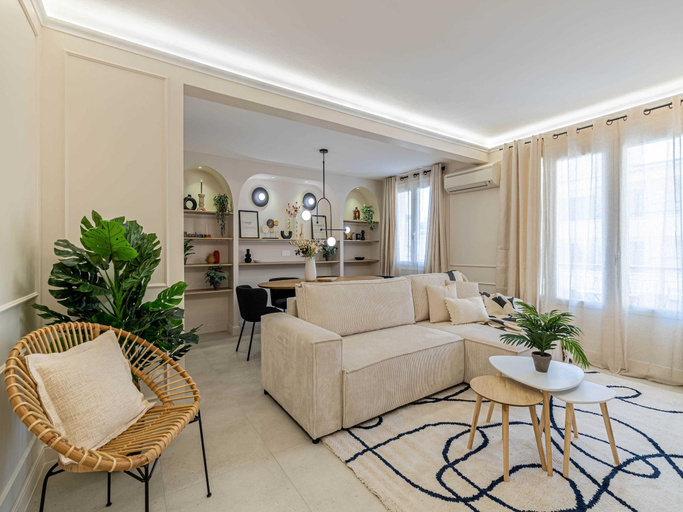 5, Haussmann apartment - South-facing balcony 2BR 4p, Alpes-Maritimes