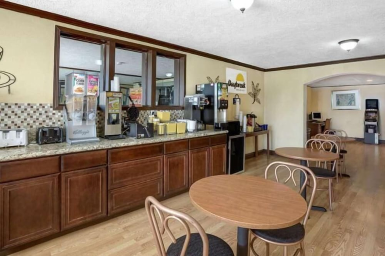 Food & Drinks 4, Motel6 Stafford, TX – SW Houston - Sugarland, Fort Bend