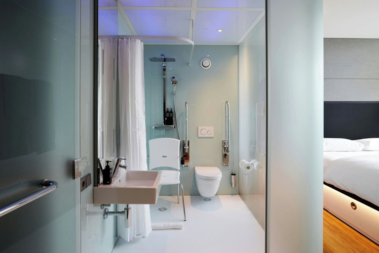 Bathroom 5, citizenM Amstel Amsterdam, Amsterdam