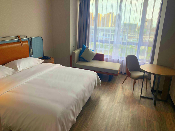 Bedroom 2, Kyriad Marvelous Hotel Guigang Wuyue Plaza High-speed Railway Station, Guigang