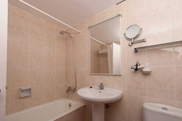Bathroom 3, Siesta I Apartment, Baleares