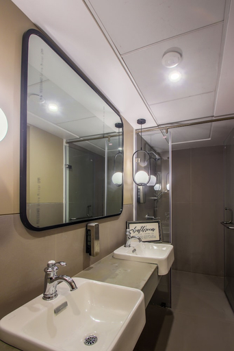 Bathroom 4, T24 Retro, Mumbai Suburban