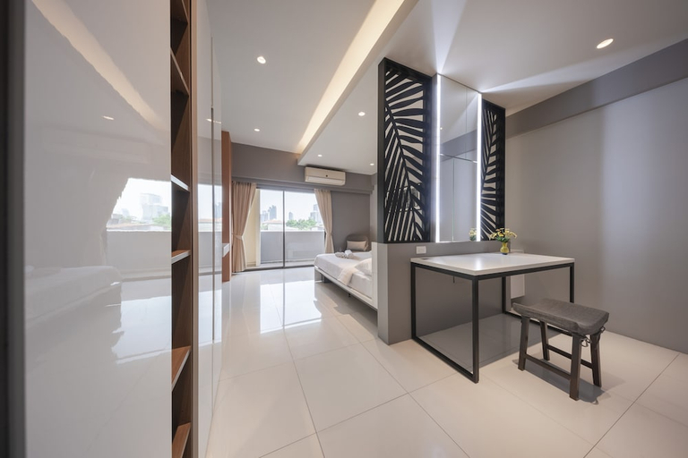 Others 4, At115 by Rompo Mansion, Khlong Toey