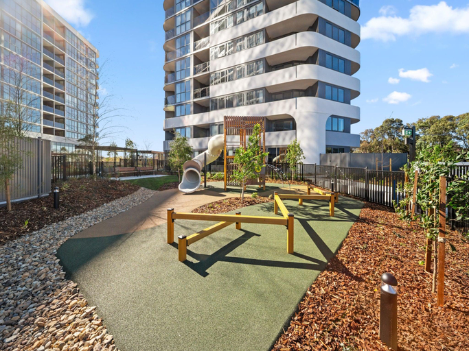 5, Apartment with Gym and Indoor Pool Access, Canberra