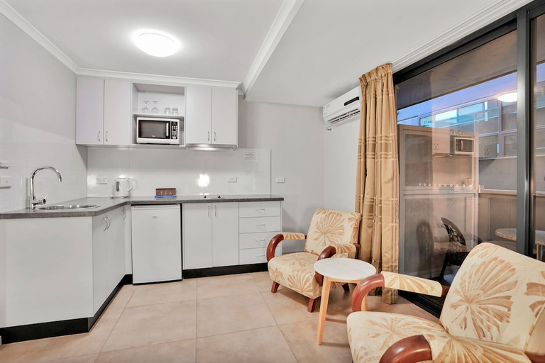 Others 5, Carlton Lygon Lodge, Melbourne