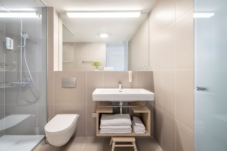 Bathroom 5, Valamar Tirena Hotel, Dubrovnik