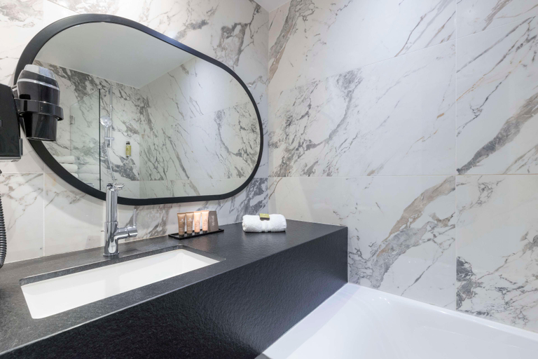 Bathroom 4, Du Bois, Paris