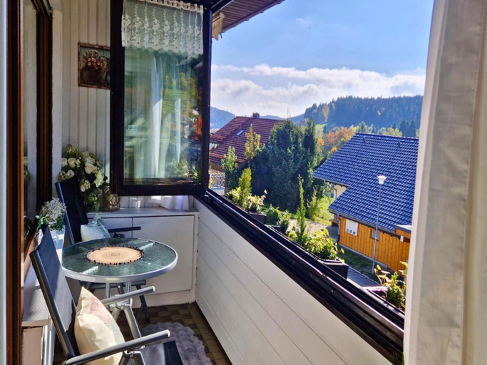 Others 3, Haus Sonnenschein an der Skipiste, Waldshut