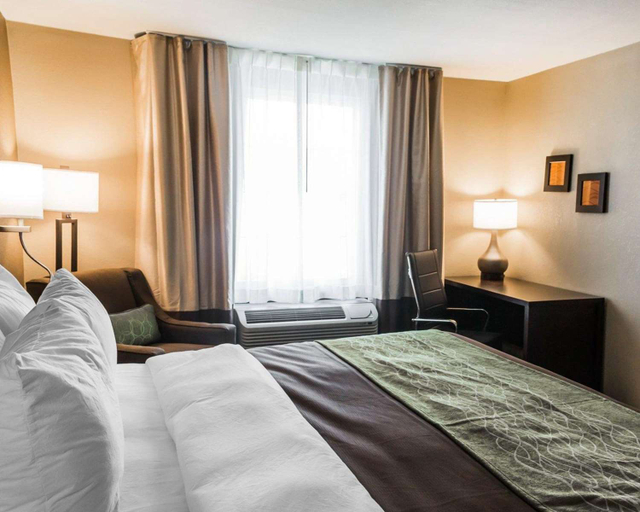 Bedroom 3, Comfort Inn & Suites Pharr - McAllen, Hidalgo