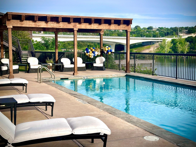 Sport & Beauty 4, Hidden Falls Inn, Burnet