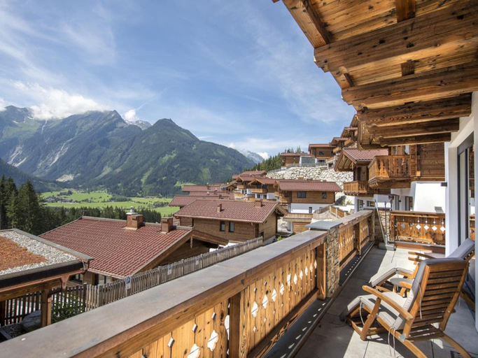 2, Family Chalet Escape in the Alps, Zell am See