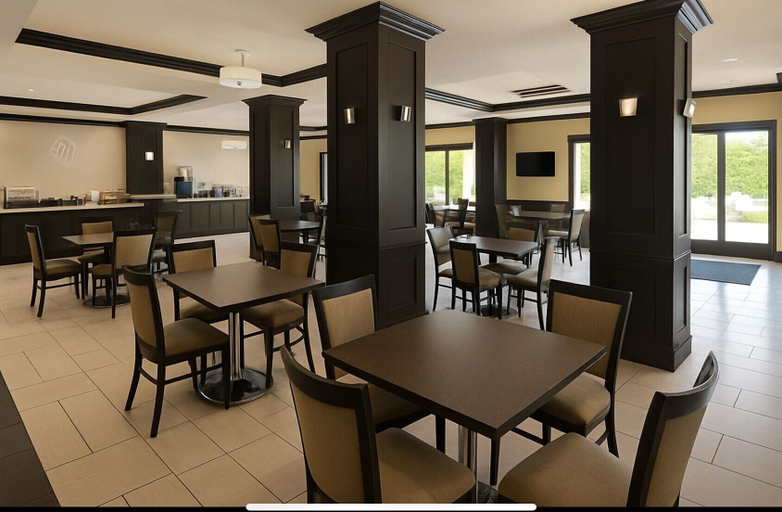 Food & Drinks 5, Wingate by Wyndham Fort Saskatchewan, Division No. 11
