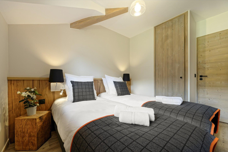 Room 5, Apartment in Samoens With Spa and Pool, Haute-Savoie