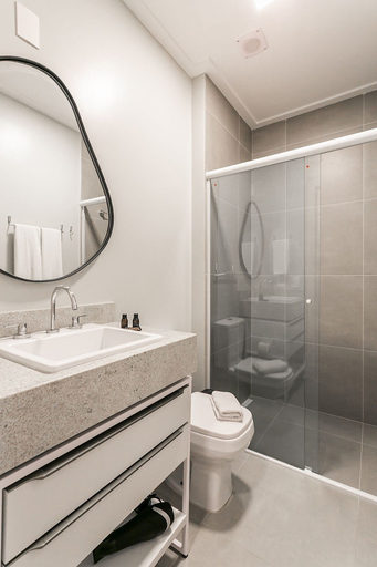 Bathroom 3, Studios Tower by Viva - Prédio com piscina no rooftop no centro de Floripa, Florianopolis