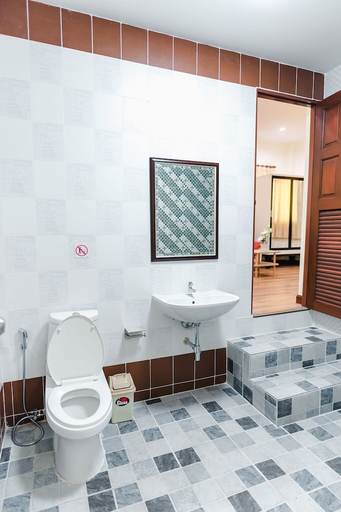 Bathroom 3, Kai Mook House, Phuket Island