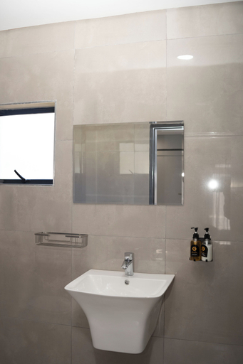 Bathroom 4, Khayalami Hotel Standerton, Gert Sibande