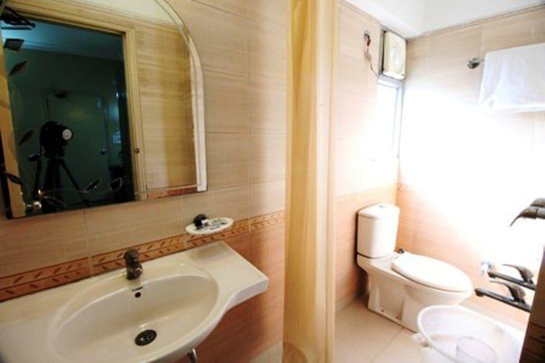 Bathroom 4, Hotel Tourist, Delhi