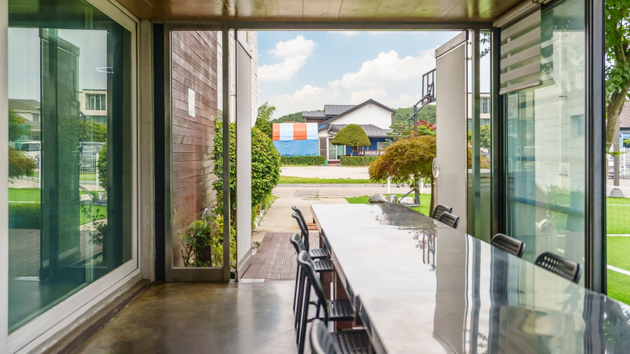 Room 5, Beyand Private Pool Villa Pension, Daebu, Hwaseong